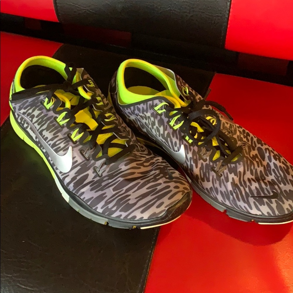 Nike tennis shoes
